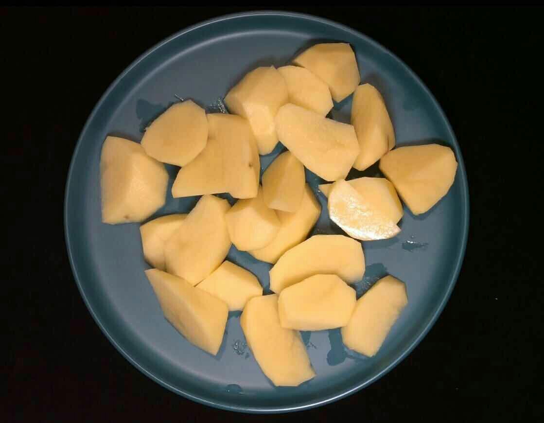 五花肉燒豆角土豆的做法-咸鮮味燉菜譜