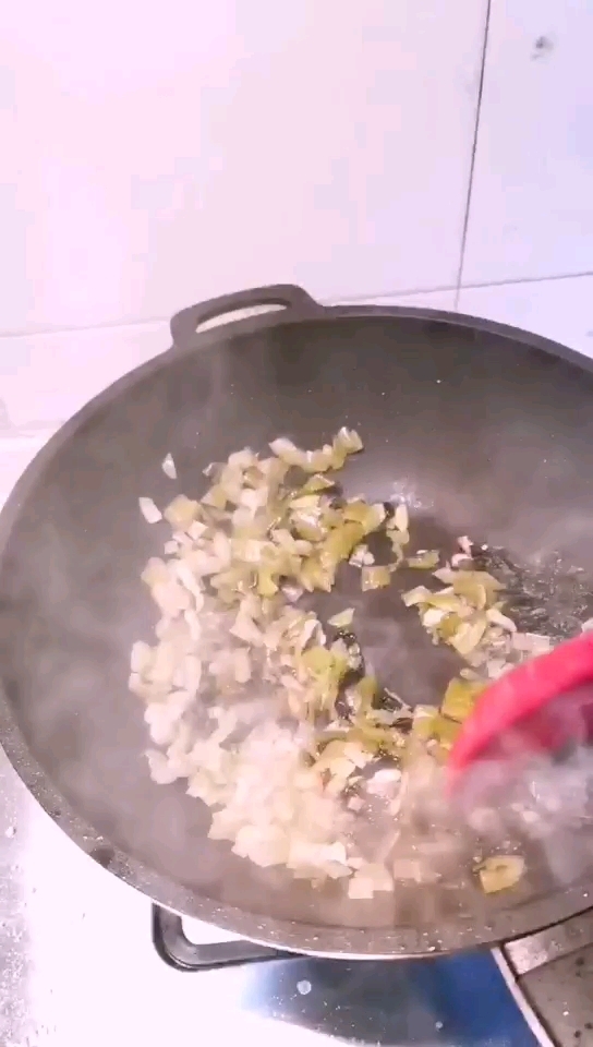 咸菜炒豆干的做法-咸鮮味炒菜譜