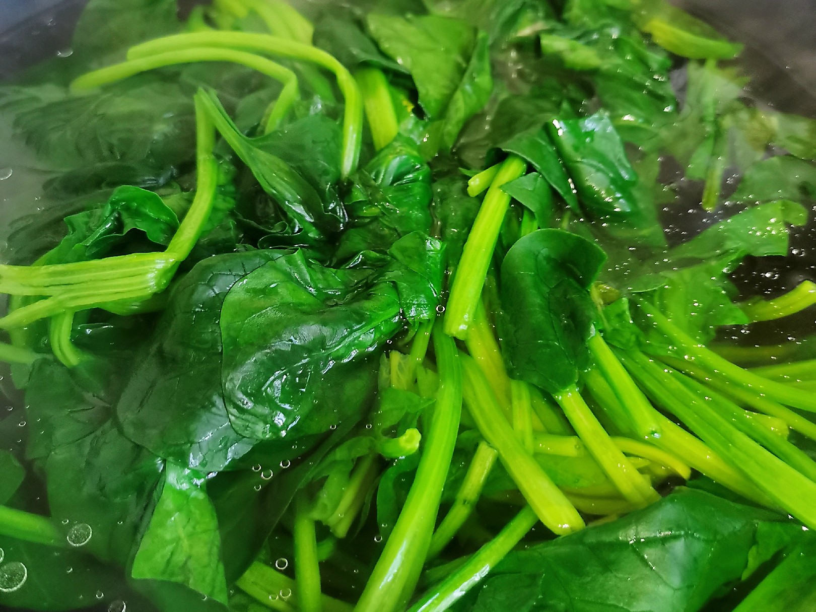 上湯菠菜的做法-咸鮮味煮菜譜