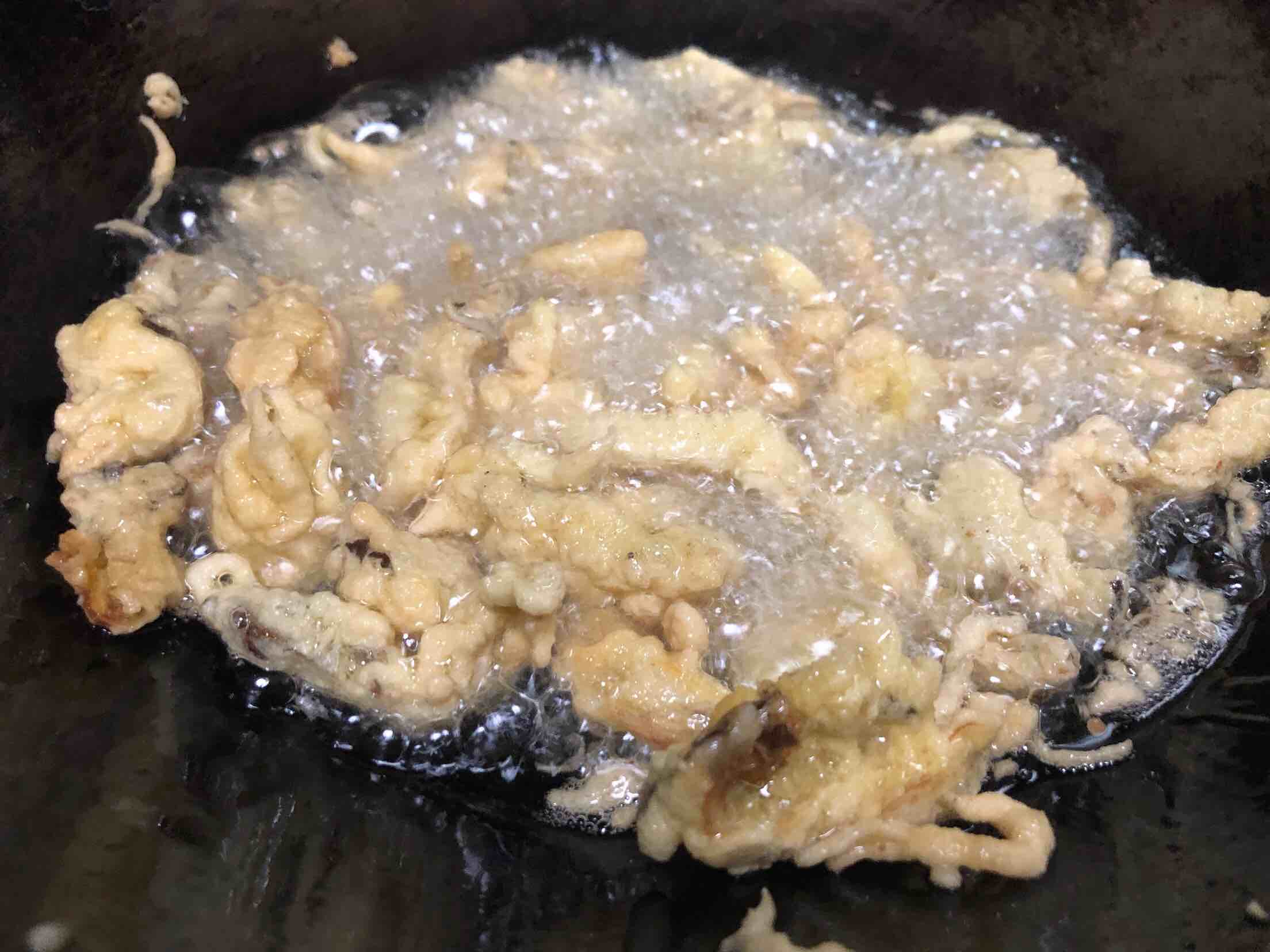 椒鹽平菇的做法-家常味炸菜譜