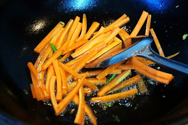 韭菜炒白玉菇的做法-家常味炒菜譜