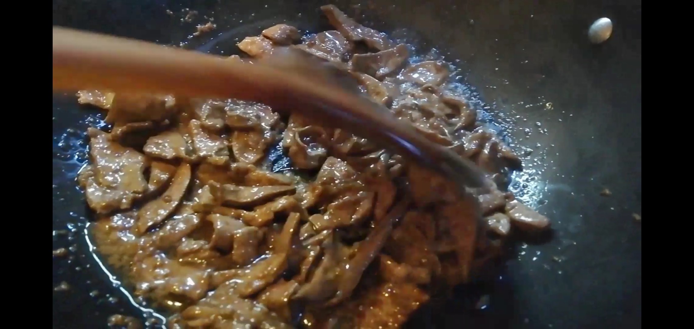 炒豬肝的做法-咸鮮味炒菜譜-易網(wǎng)健康養(yǎng)生網(wǎng) 炒豬肝的做法-咸鮮味炒菜譜