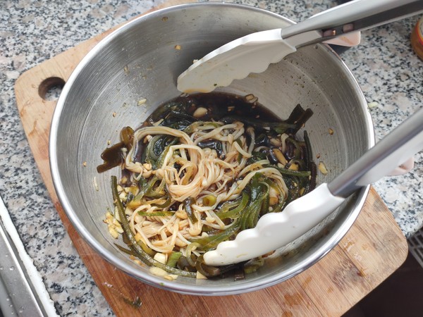 金針菇拌海帶絲的做法-咸鮮味拌菜譜-易網健康養生網 金針菇拌海帶絲的做法-咸鮮味拌菜譜