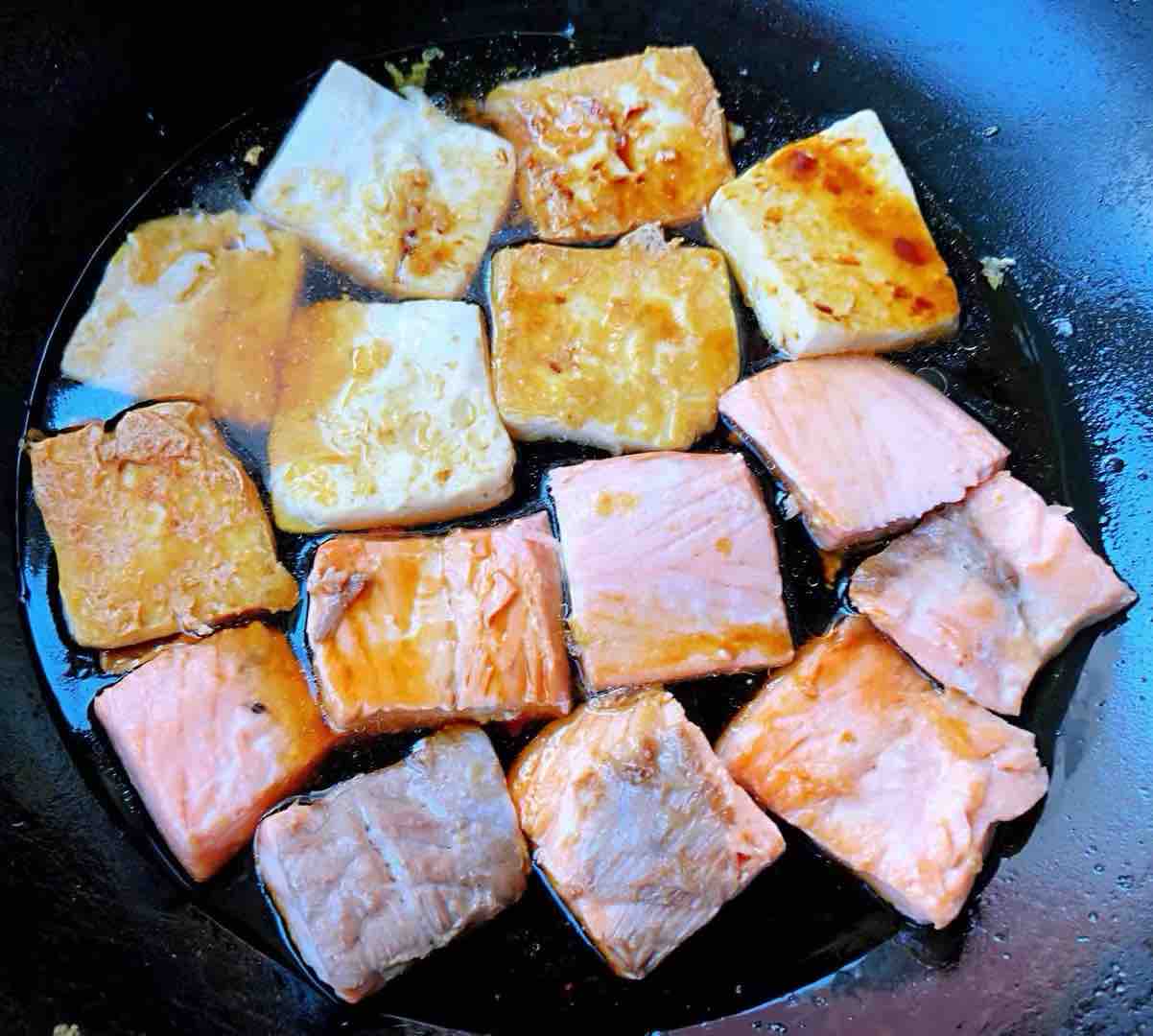 照燒三文魚煎豆腐的做法-家常味煎菜譜