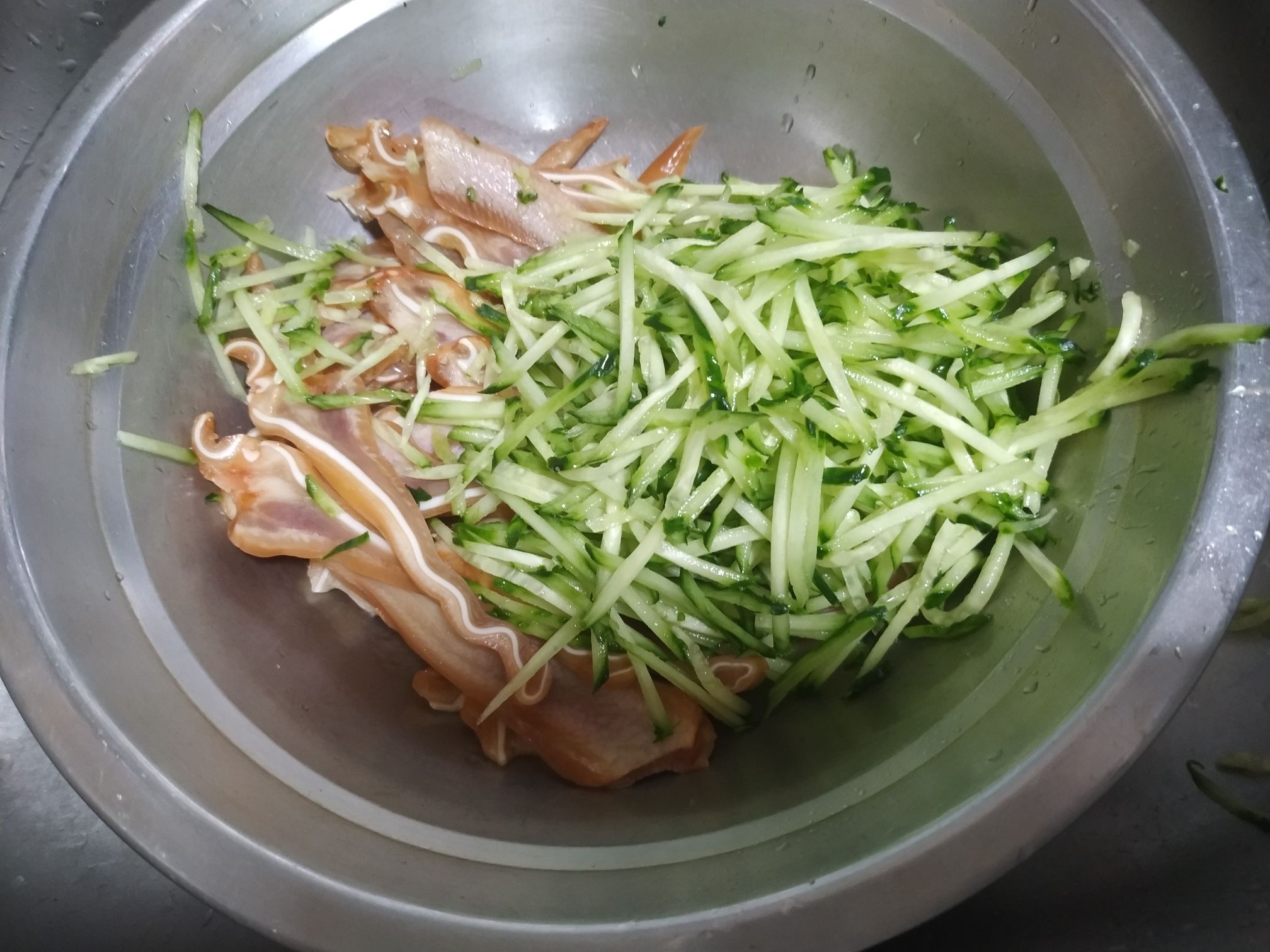 黃瓜豬耳的做法-家常味拌菜譜