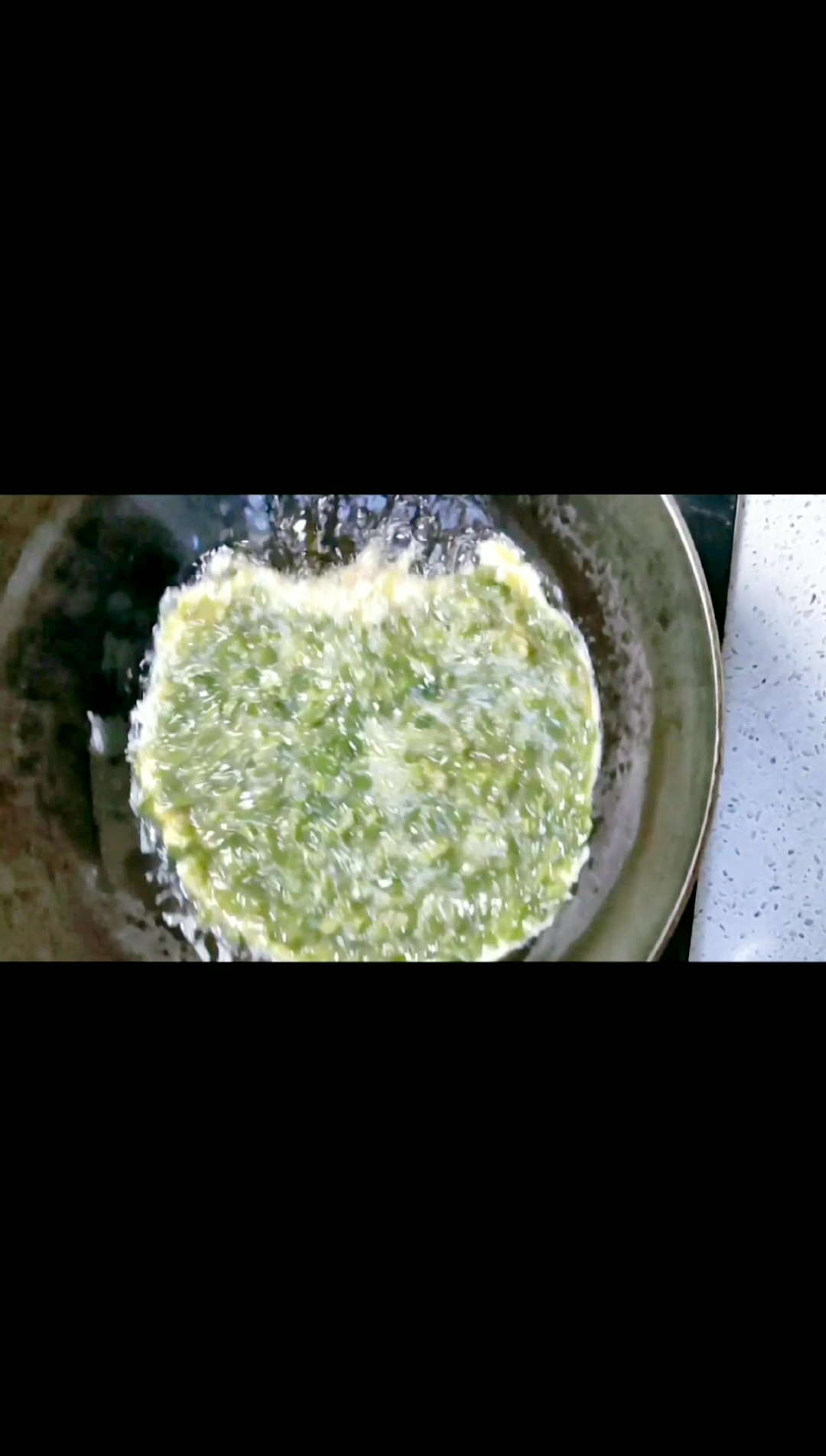 香椿芽炒蛋--春天來了的做法-咸鮮味炒菜譜