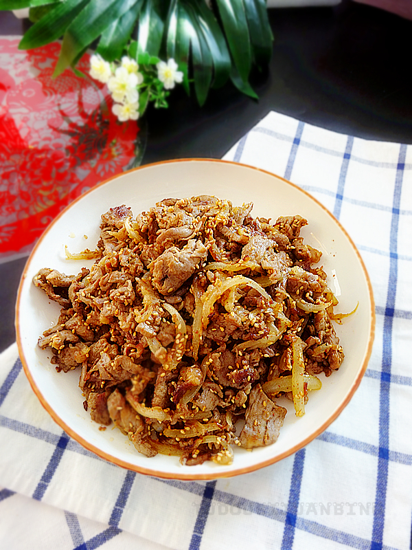 蔥香牛肉的做法-蔥香味炒菜譜