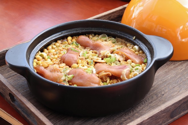 豬腳燉黃豆芽的做法-家常味燉菜譜