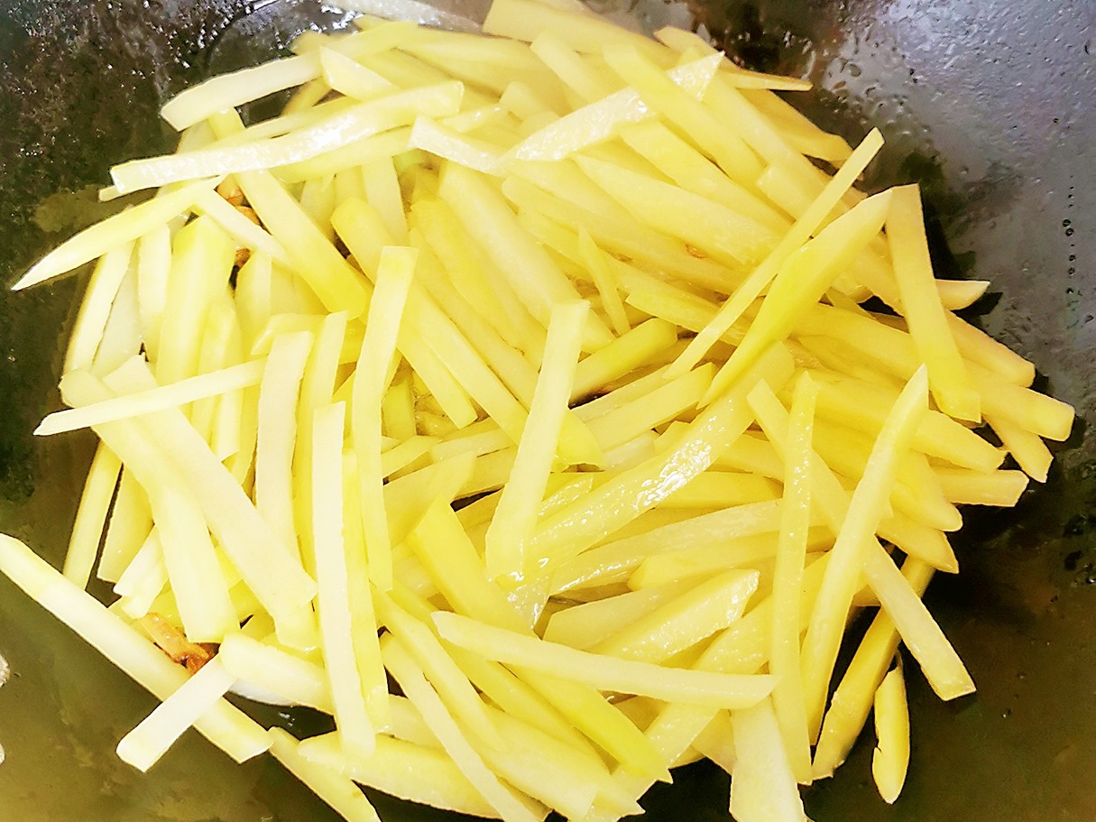 素炒土豆條的做法-家常味炒菜譜
