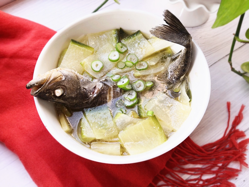 鱸魚燉蘿卜的做法-家常味燉菜譜-易網(wǎng)健康養(yǎng)生網(wǎng) 鱸魚燉蘿卜的做法-家常味燉菜譜