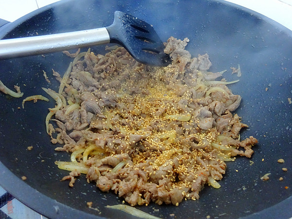 蔥香牛肉的做法-蔥香味炒菜譜