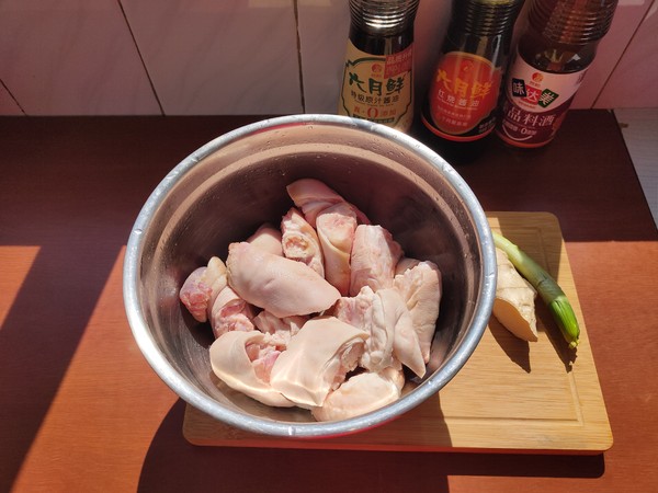 豬腳燉黃豆芽的做法-家常味燉菜譜