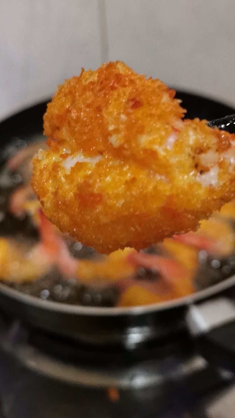 土豆絲成就了“金絲鳳尾蝦”的做法-咸鮮味炸菜譜