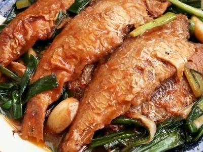 馬口魚燒小蔥的做法-咸鮮味燒菜譜