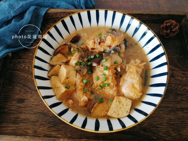 香菇豆腐燉草魚的做法-咸鮮味燉菜譜