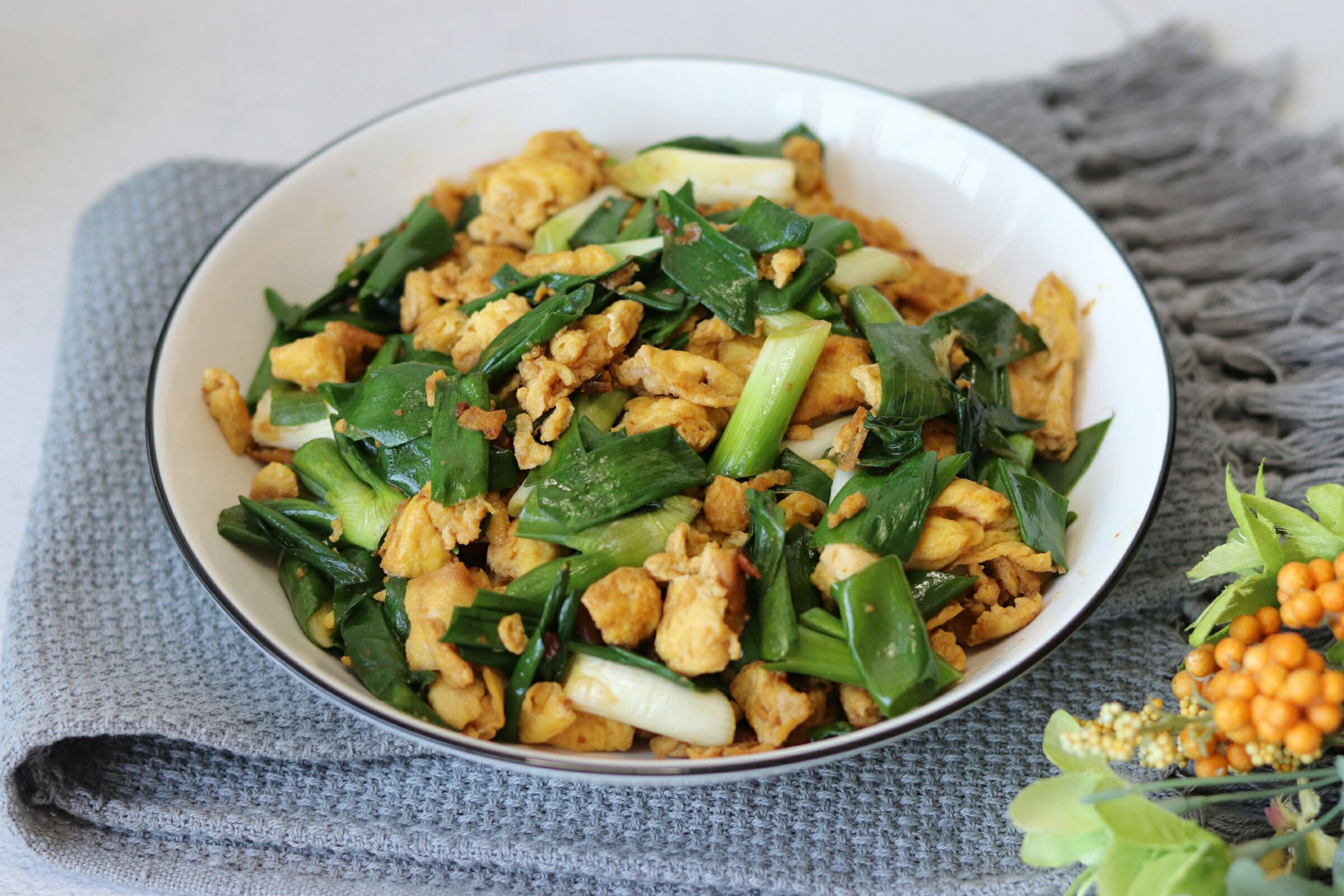 大蔥炒蛋的做法-醬香味炒菜譜