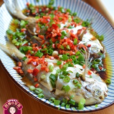 清蒸平魚(yú)的做法-香辣味蒸菜譜