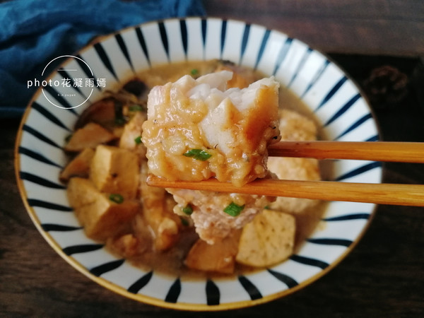 香菇豆腐燉草魚的做法-咸鮮味燉菜譜