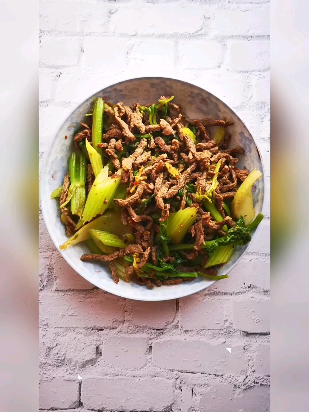 芹菜炒牛肉絲的做法-家常味炒菜譜