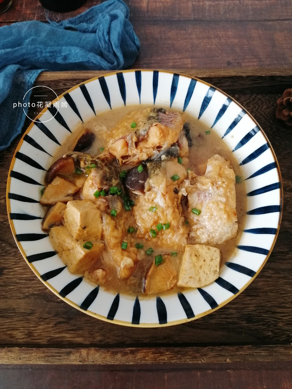 香菇豆腐燉草魚的做法-咸鮮味燉菜譜
