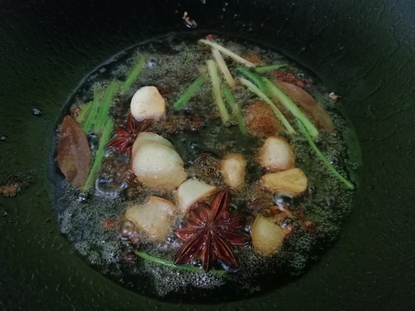 香菇豆腐燉草魚的做法-咸鮮味燉菜譜