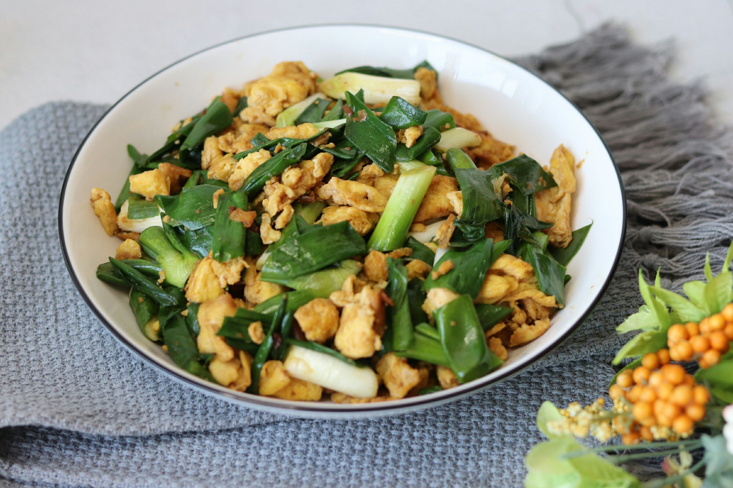 大蔥炒蛋的做法-醬香味炒菜譜