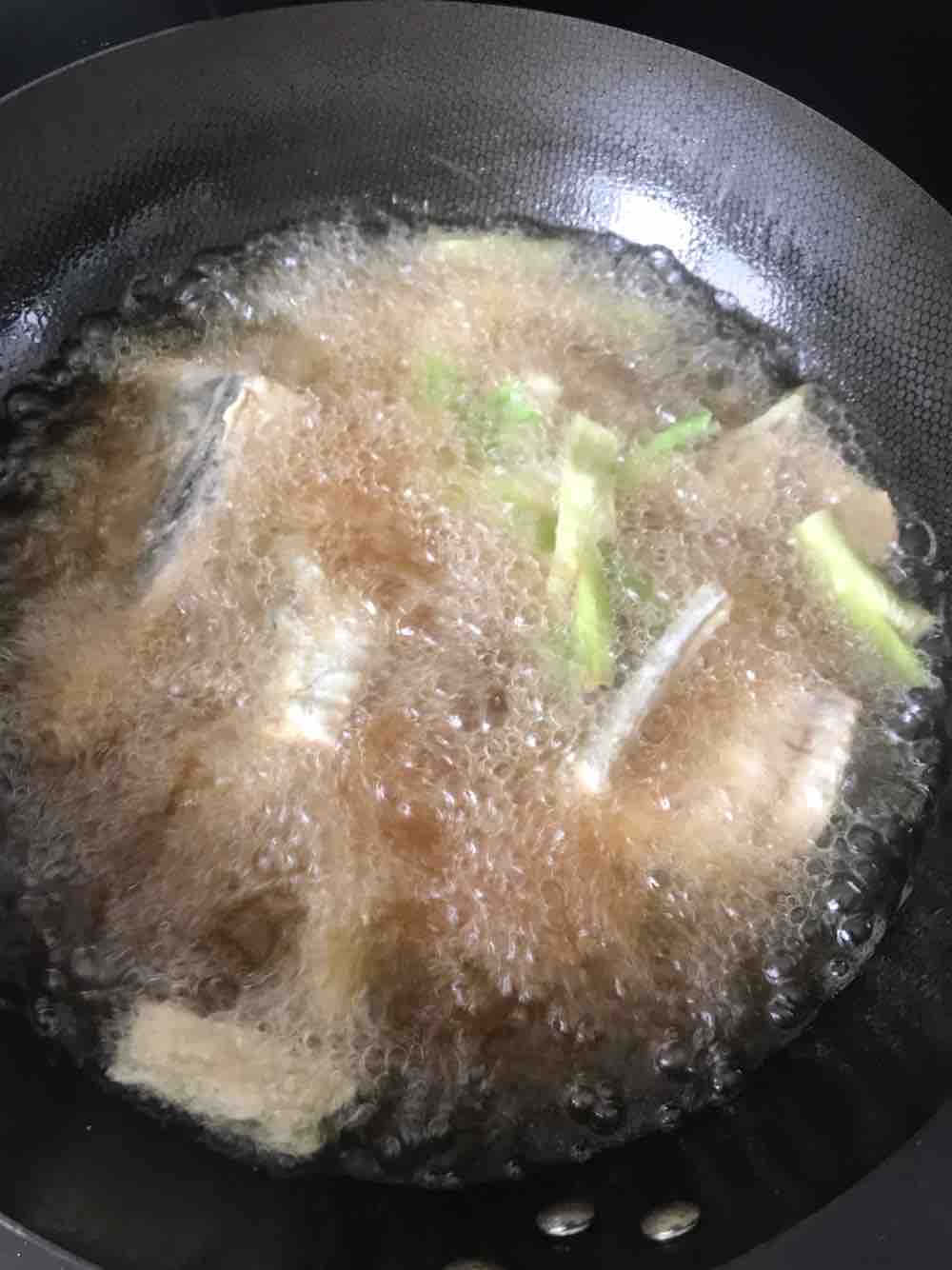 干炸刀魚的做法-咸鮮味炸菜譜