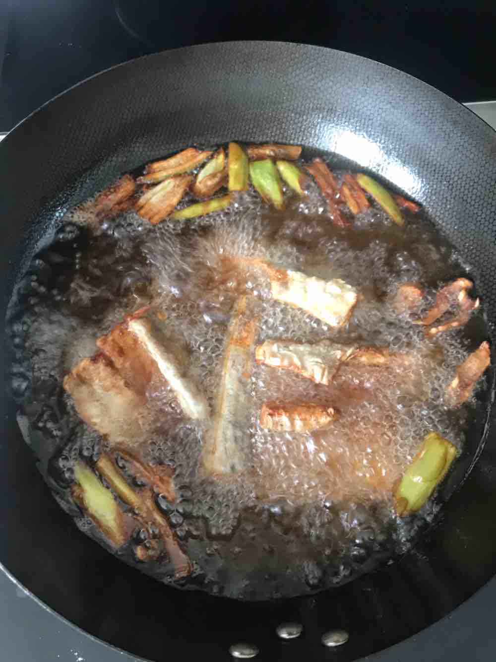 干炸刀魚的做法-咸鮮味炸菜譜