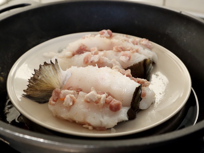 清蒸鱈魚的做法-咸鮮味煮菜譜-易網(wǎng)健康養(yǎng)生網(wǎng) 清蒸鱈魚的做法-咸鮮味煮菜譜