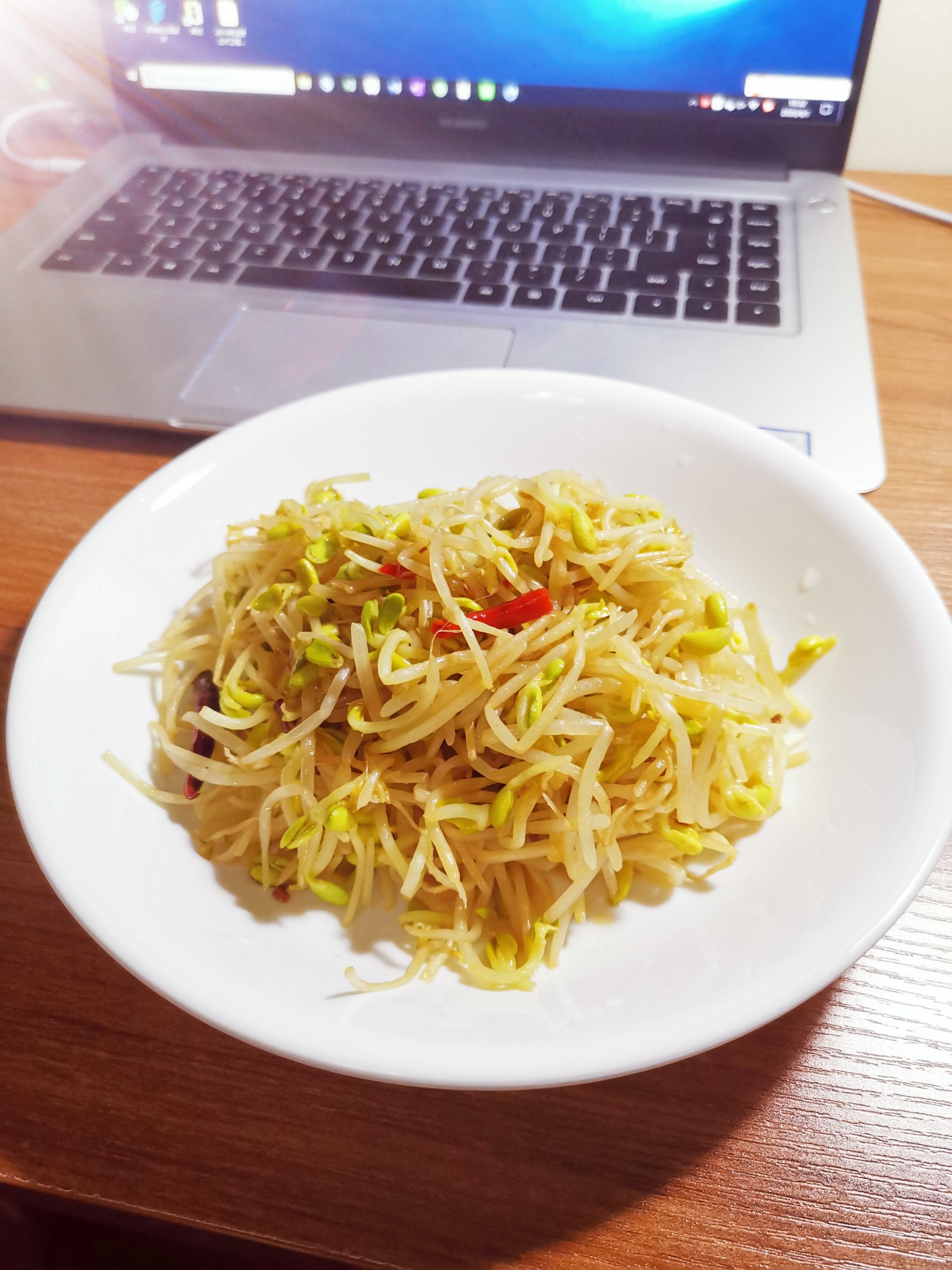 醋溜黃豆芽的做法-家常味炒菜譜