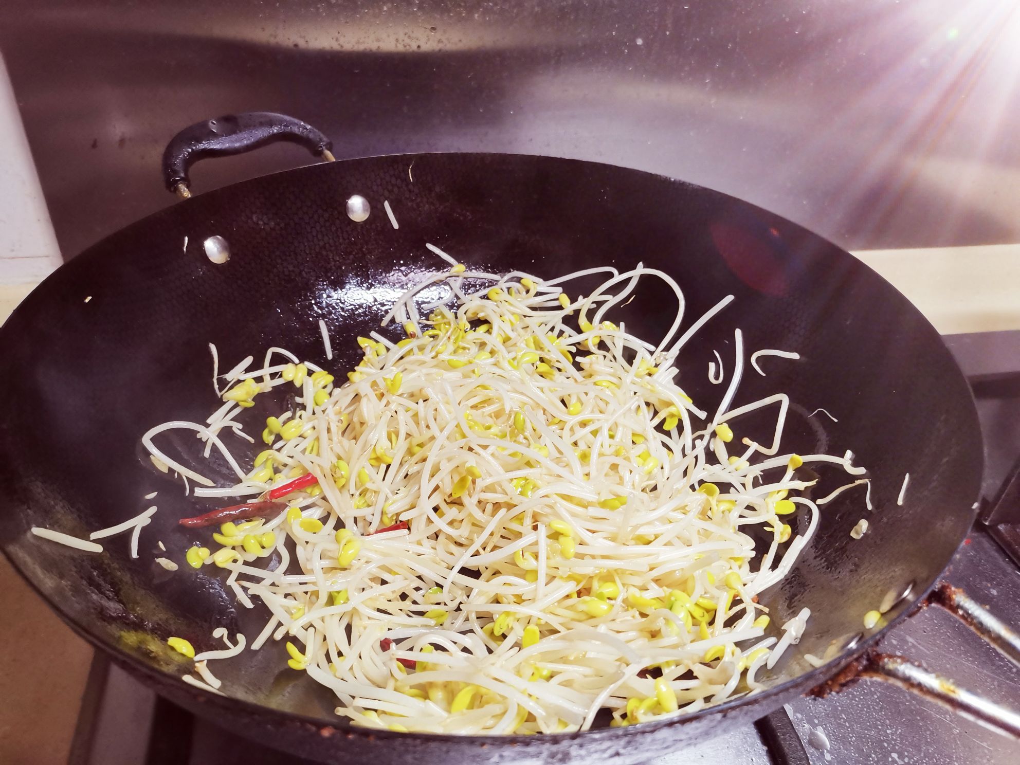 醋溜黃豆芽的做法-家常味炒菜譜