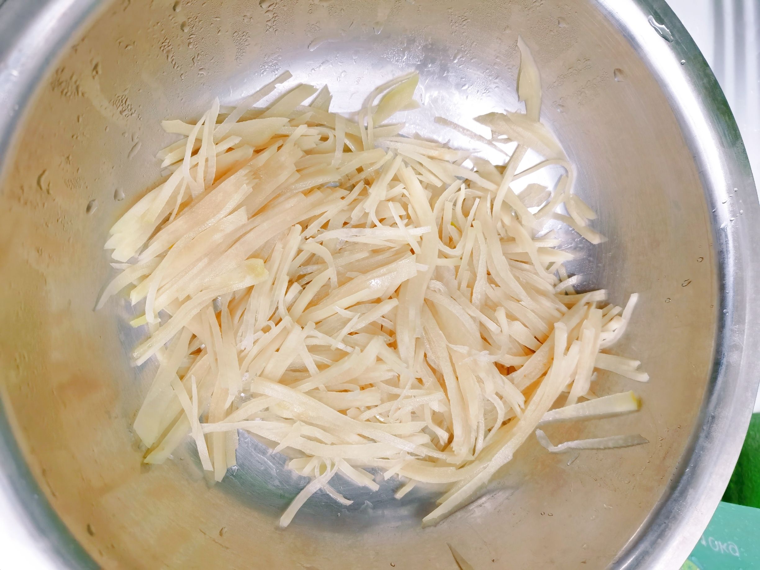 芥菜疙瘩咸菜的做法-咸鮮味炒菜譜-易網<a href=http://www.gyfww.com/ target=_blank class=infotextkey>健康養生</a>網 芥菜疙瘩咸菜的做法-咸鮮味炒菜譜