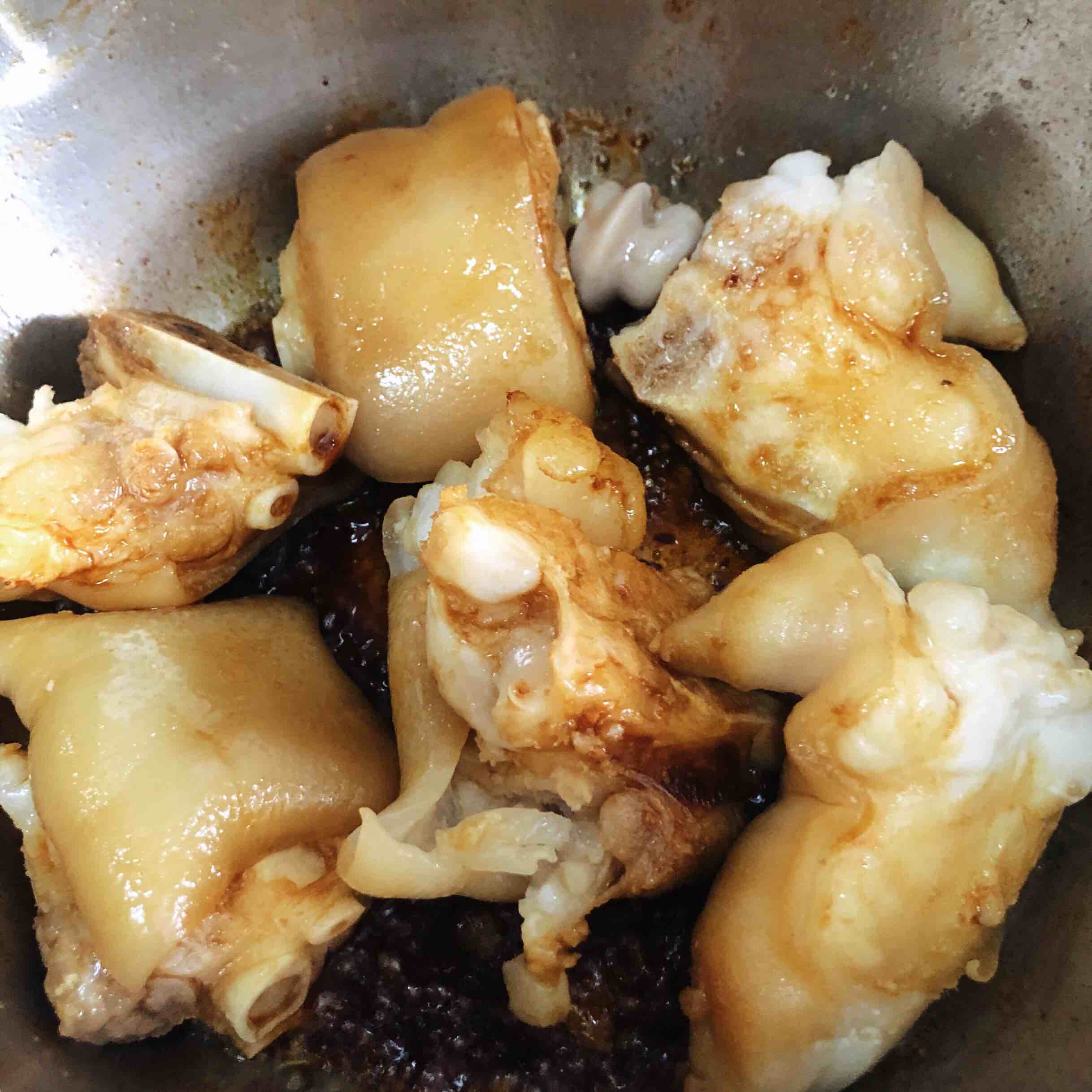 黃豆豬蹄湯的做法-家常味燉菜譜