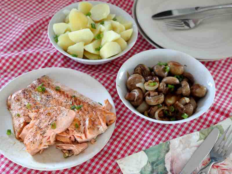 三文魚晚餐的做法-咸鮮味煎菜譜