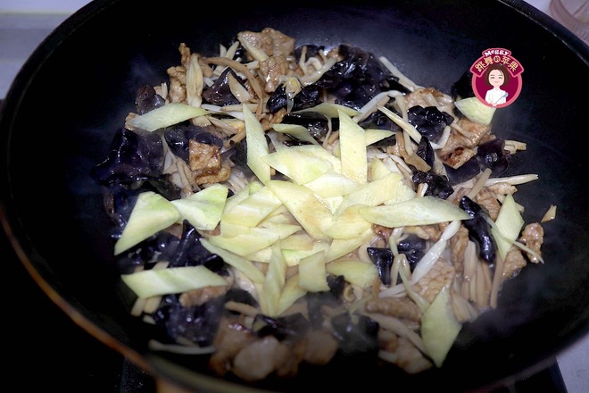 炒苜蓿肉的做法-家常味炒菜譜