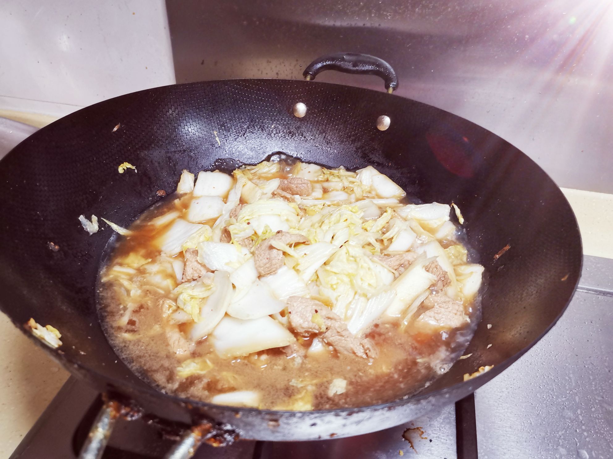 白菜炒肉的做法-家常味炒菜譜