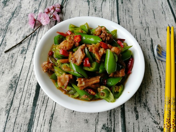 青椒炒兔肉的做法-香辣味炒菜譜