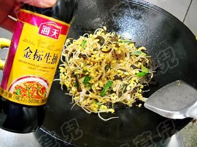 干香如意木耳的做法-家常味炒菜譜-易網(wǎng)健康養(yǎng)生網(wǎng) 干香如意木耳的做法-家常味炒菜譜