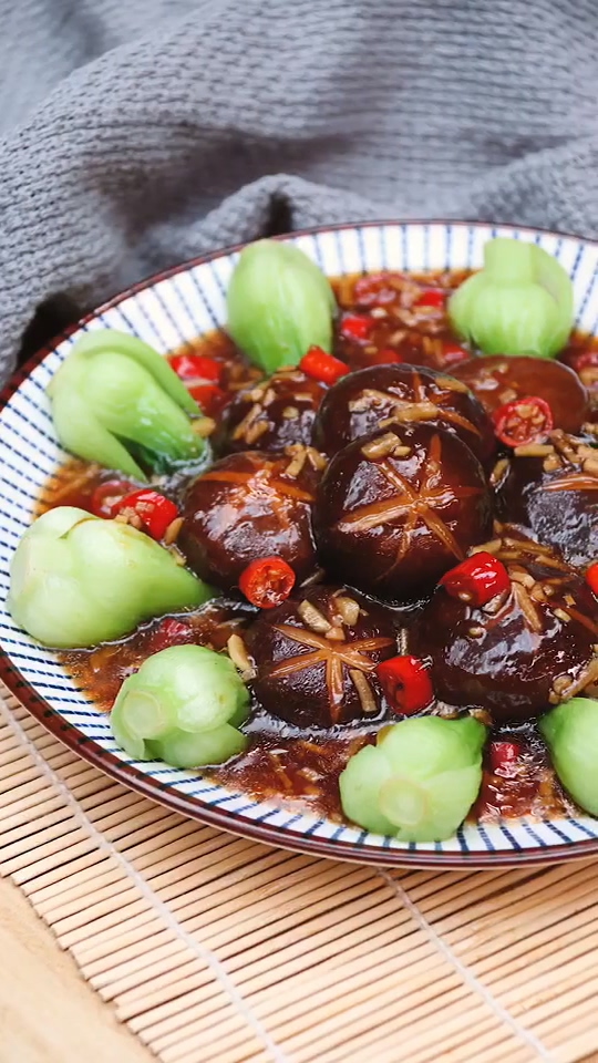 香菇燒油菜的做法-咸鮮味炒菜譜