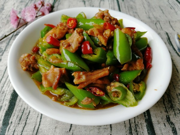 青椒炒兔肉的做法-香辣味炒菜譜