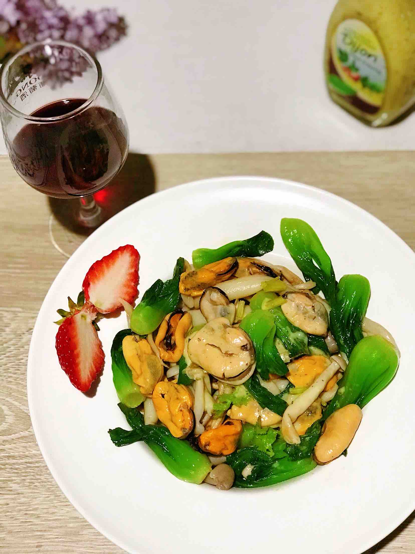 鮮美可口營養豐富的海鮮菇油菜拌海虹的做法-咸鮮味拌菜譜