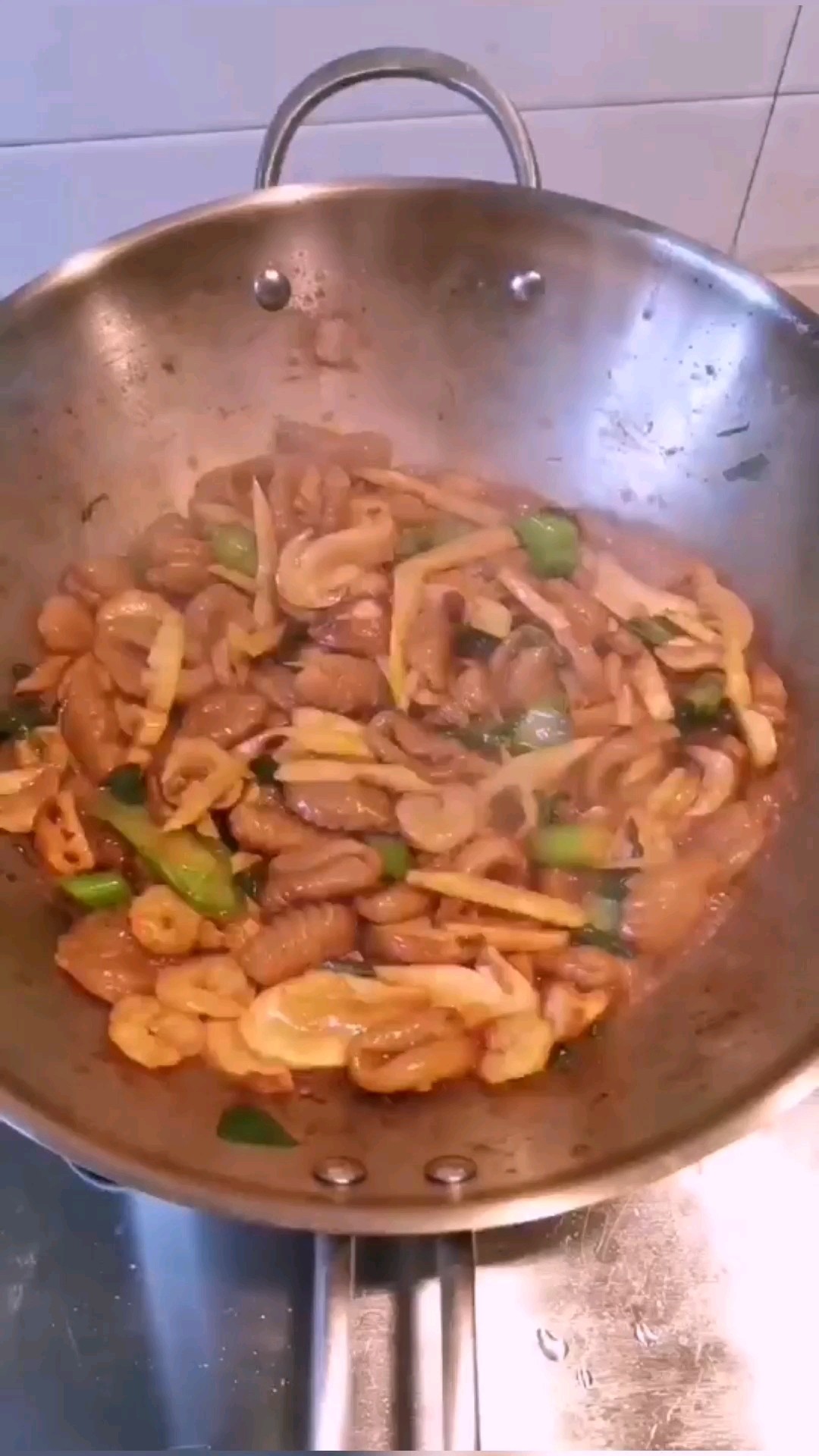 松茸菇炒螺旋莜面的做法-家常味炒菜譜