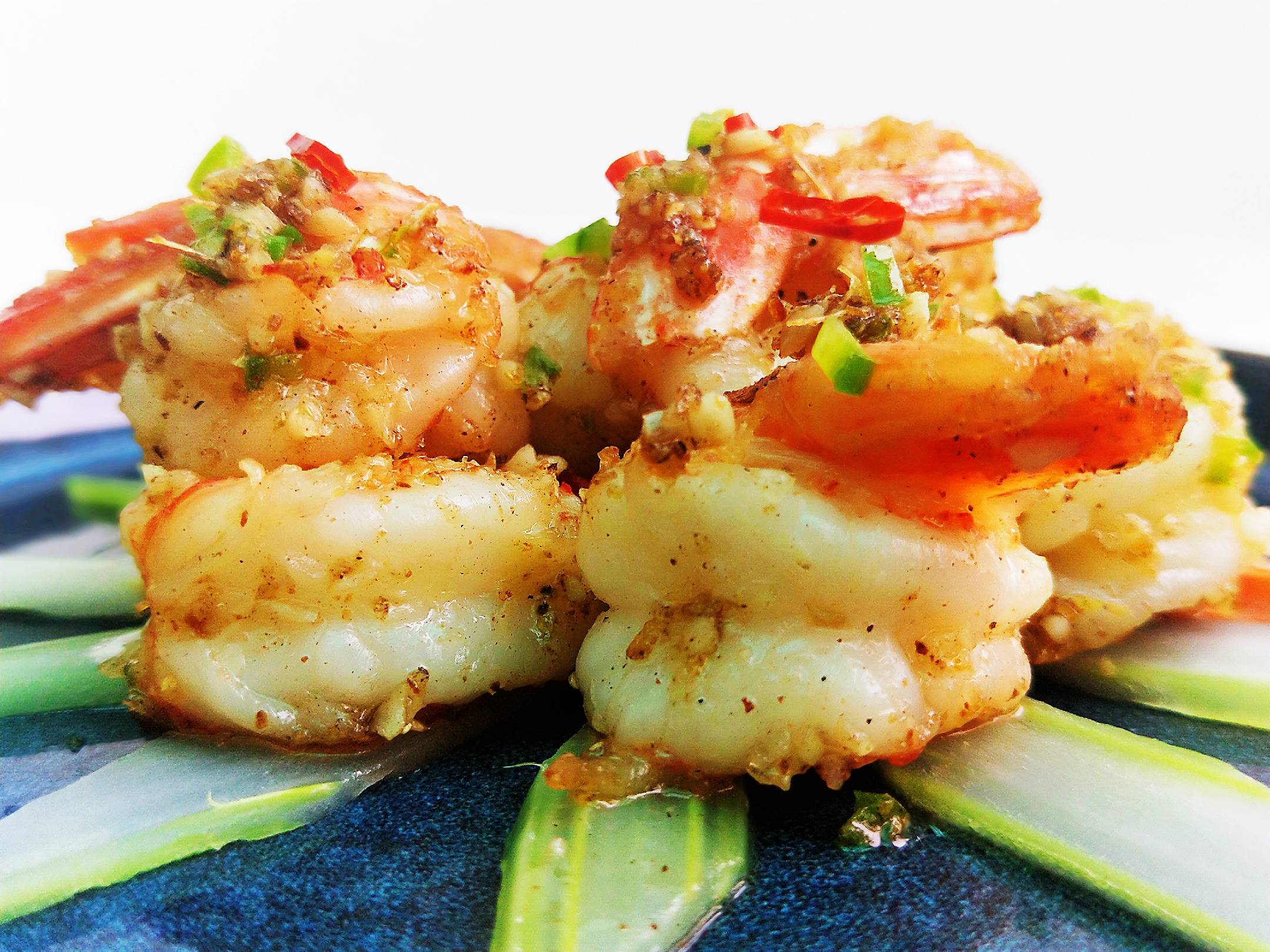 蒜香椒鹽蝦的做法-蒜香味炒菜譜