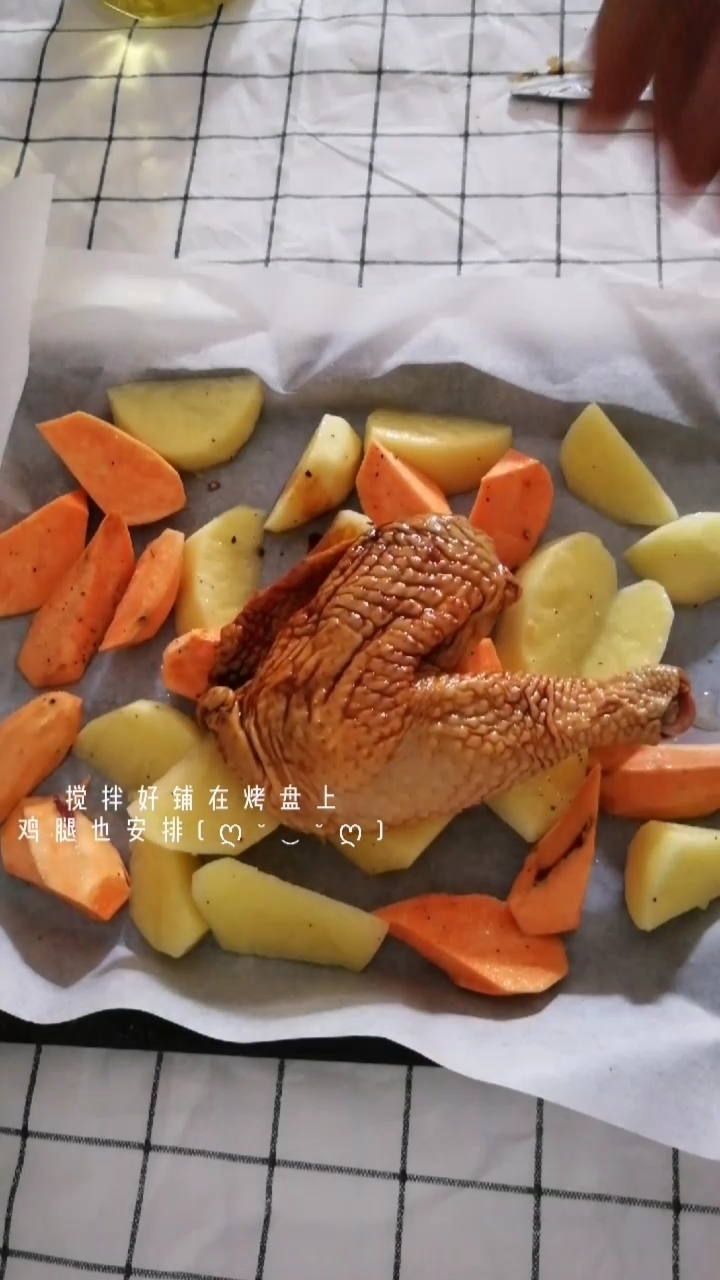 快手烤箱菜集合之烤脆皮雞腿（含薯塊）的做法-家常味烤菜譜
