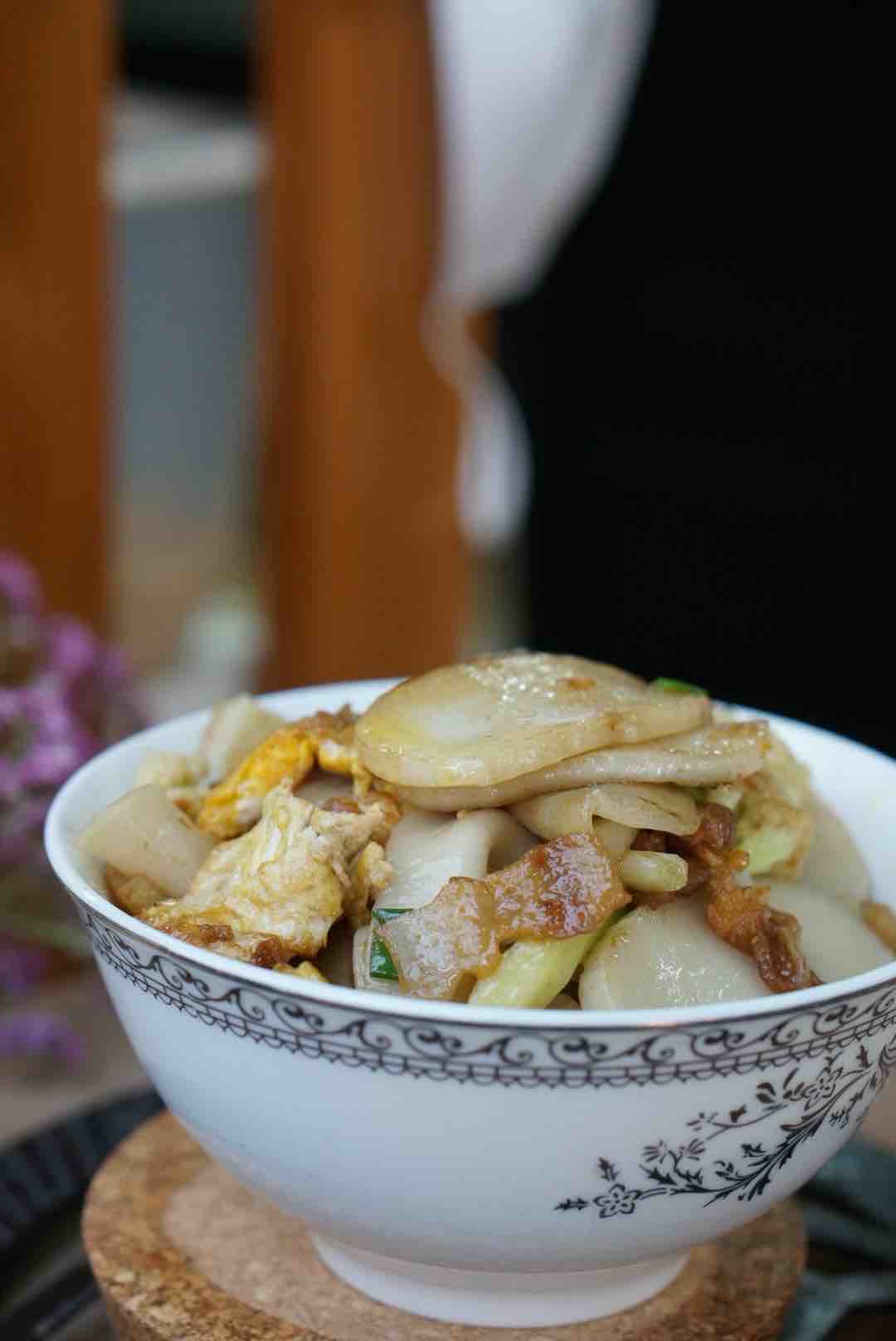 油渣花菜炒年糕的做法-家常味炒菜譜-易網健康養生網 油渣花菜炒年糕的做法-家常味炒菜譜