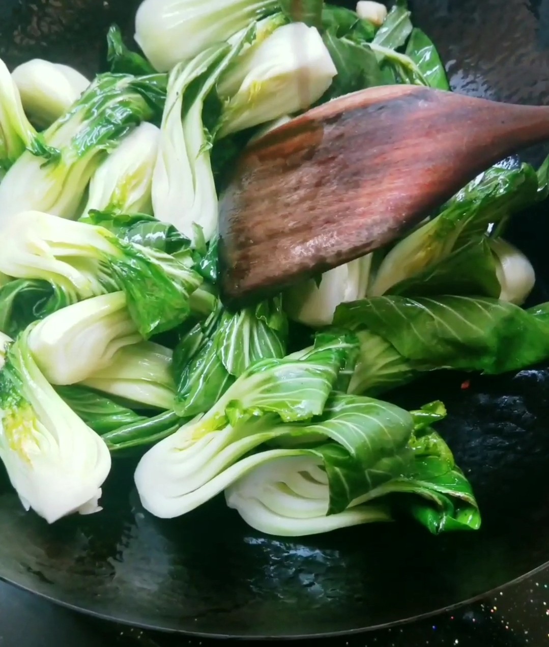 雞湯燜上海青的做法-家常味燜菜譜