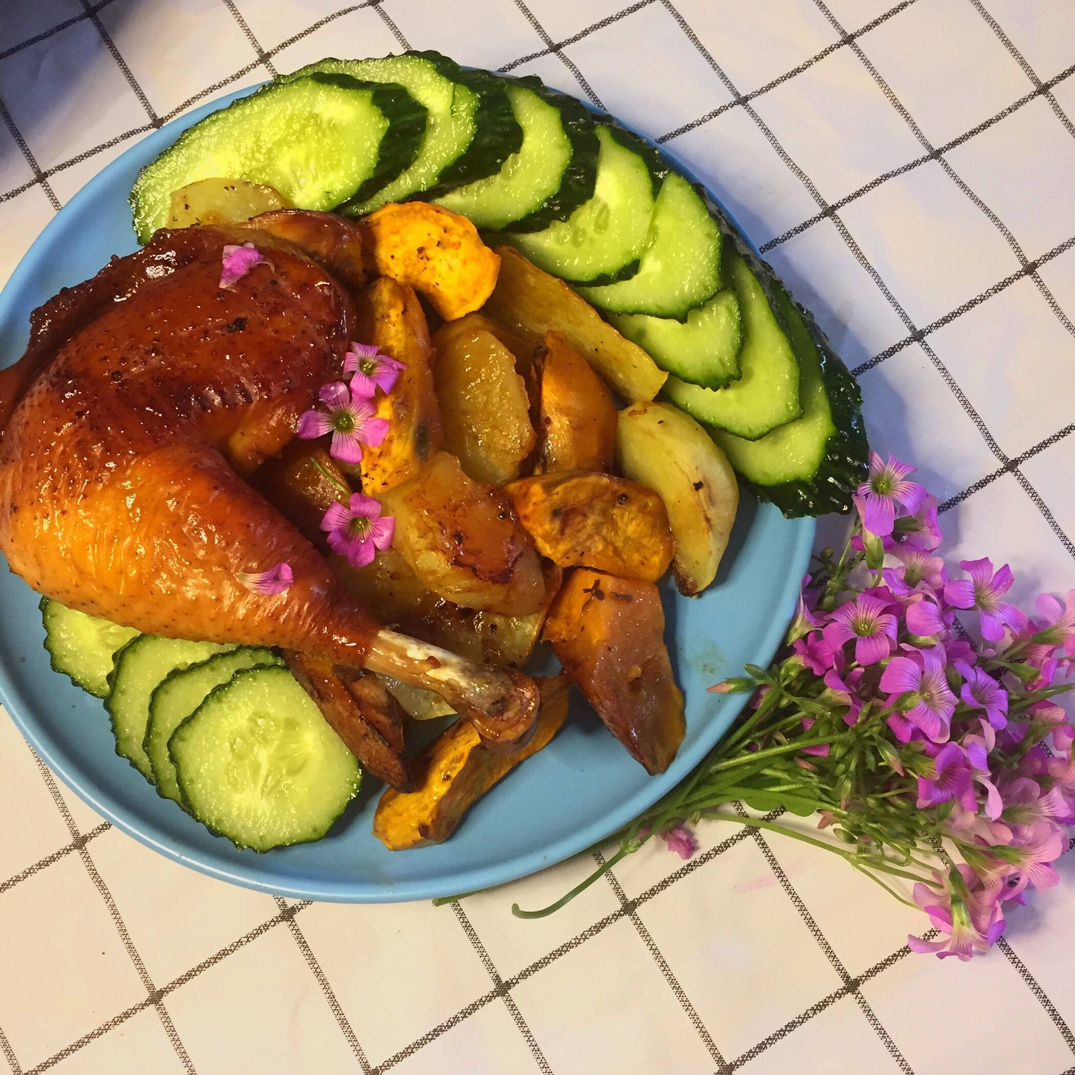 快手烤箱菜集合之烤脆皮雞腿（含薯塊）的做法-家常味烤菜譜