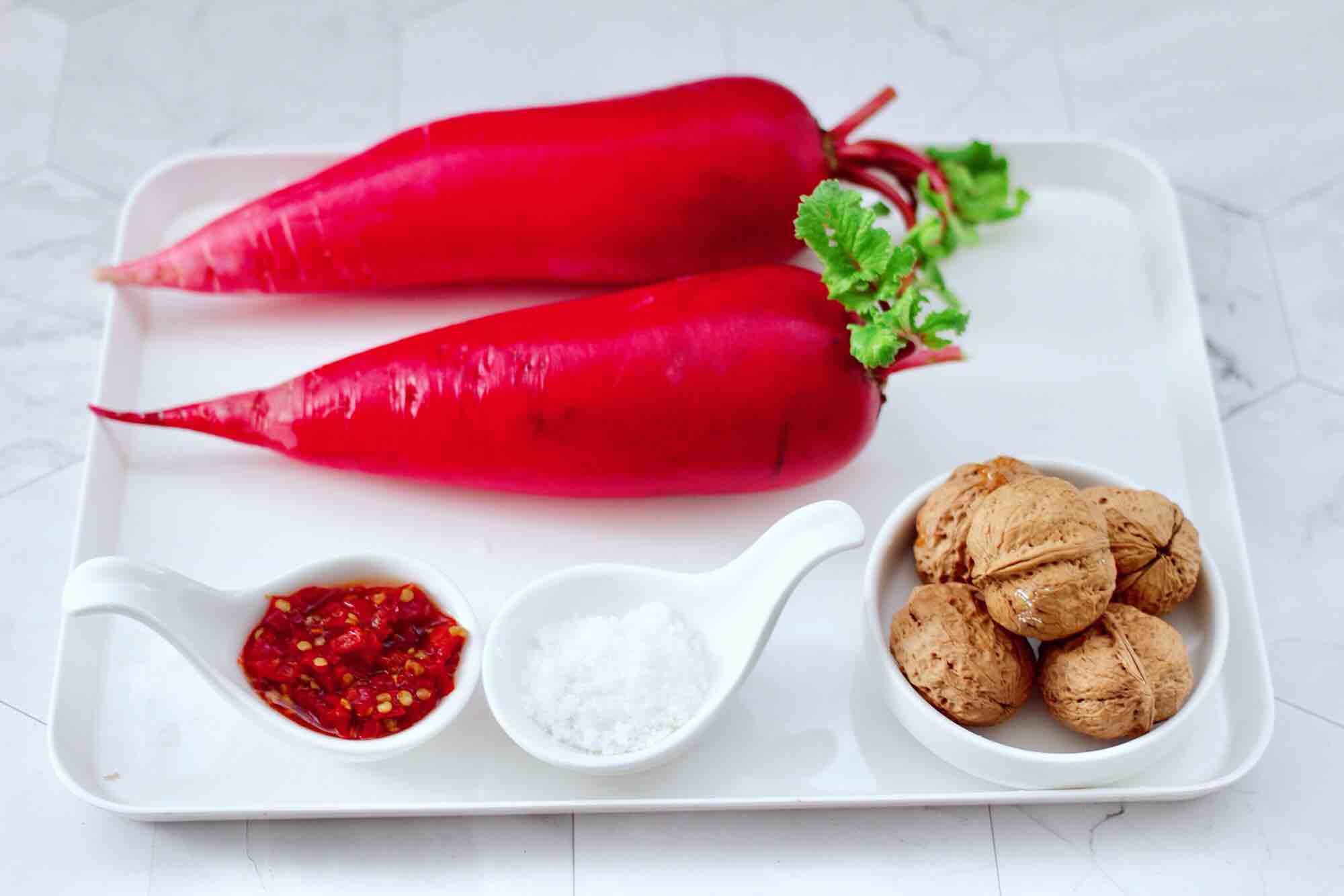 水蘿卜拌核桃仁的做法-酸甜味拌菜譜-易網<a href=http://www.gyfww.com/ target=_blank class=infotextkey>健康養生</a>網 水蘿卜拌核桃仁的做法-酸甜味拌菜譜