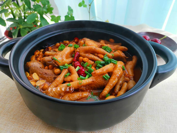 黃豆燜雞爪的做法-家常味燜菜譜