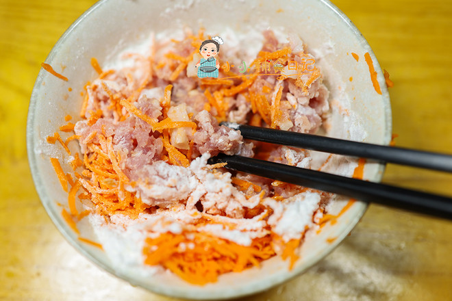 10個(gè)月以上輔食胡蘿卜藜麥肉丸的做法-家常味蒸菜譜